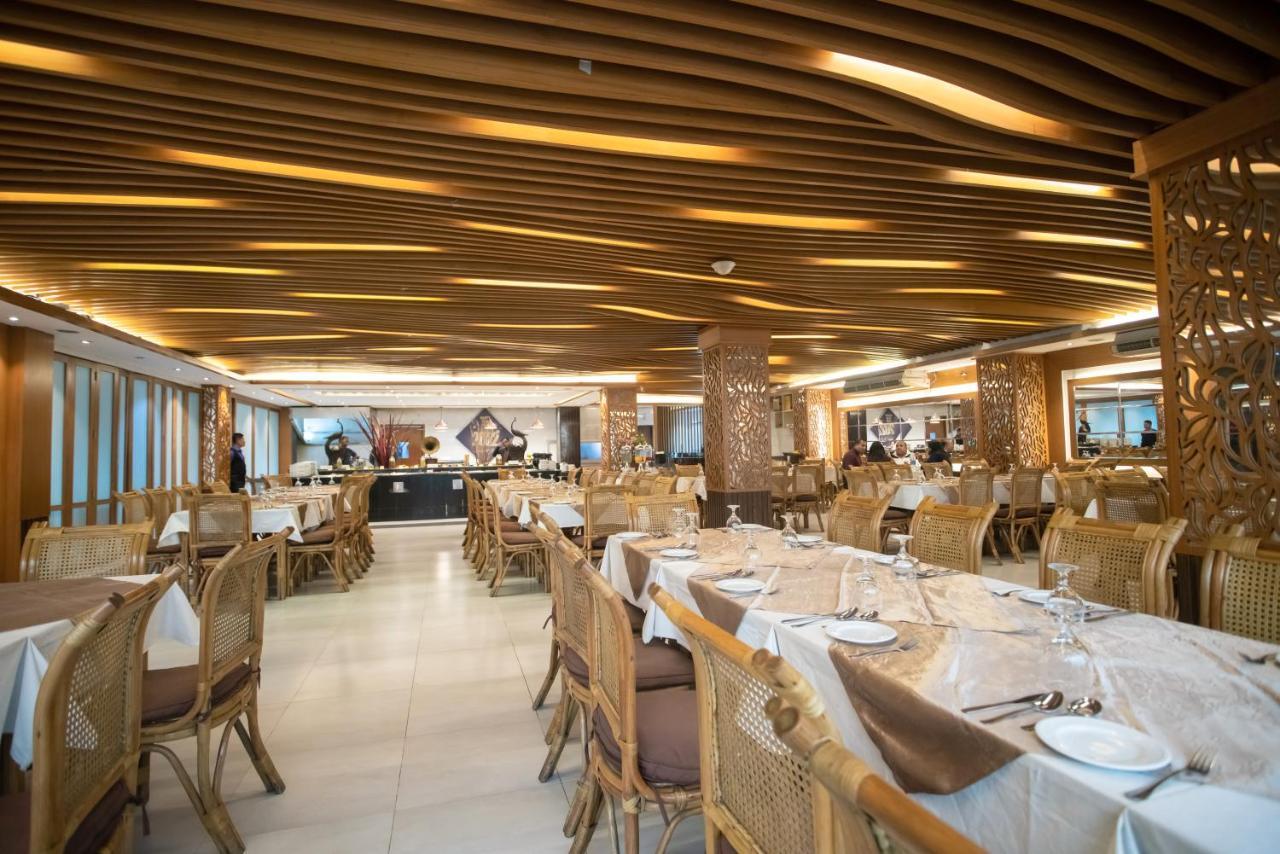 Jatra Hotel Grand Royal Dhaka Exteriör bild